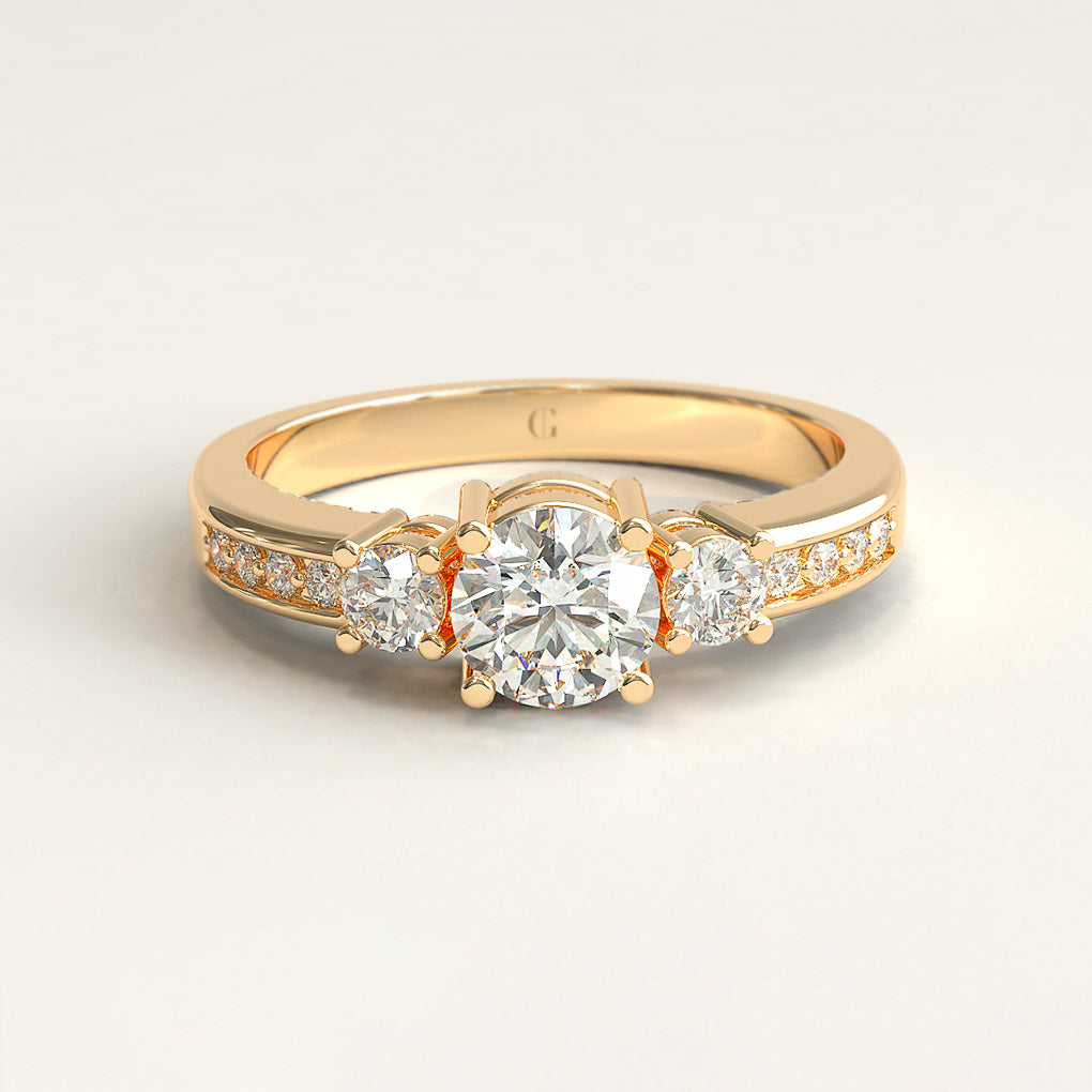 Anillo de Compromiso de Diamantes Trinity en Oro Amarillo 18K